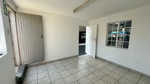 Reliance Centre, 107 Heidelberg road, City Deep - Unit 20 (4)